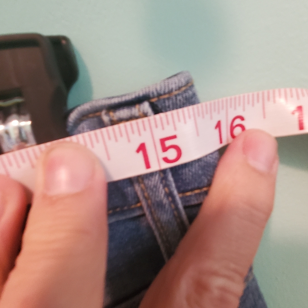 High Rise Patch Jeans - Picture 9 of 9